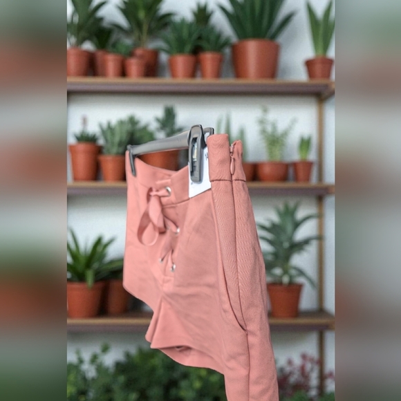 Express Rose Pink Corset Tie Mid-Rise Shorts Size 14 (NWT) - Picture 10 of 11